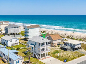Skipper's Hideout by Topsail Realty