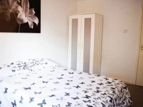 2 Bedroom Flat in the Heart of Leith
