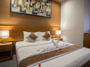 Curve Guest House