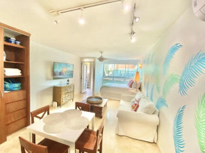 KASA El Sol by the Sea - Cabana Studio Apartment BEACHFRONT CONDO POOL Parking