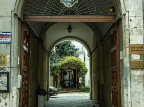 LEONARDO Apartment