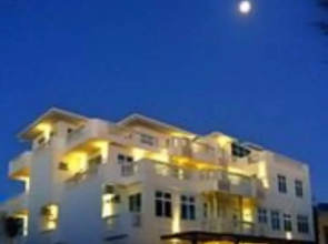 Pebbles Inn