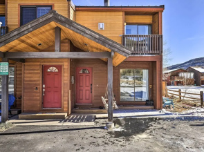 Chic Condo w/ Fireplace: Walk to Main Street!