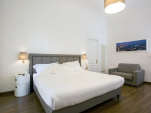 Napoli Class Luxury Rooms & Suites