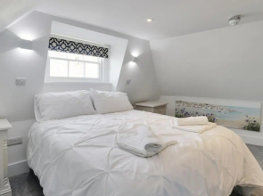 Master accommodation suite 4 attic room