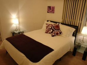 Elite Suites - Square One View Comfort Suite