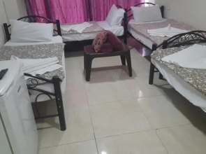 Farah Plaza Hostel & Apartments