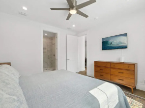 Blissful Getaway 4 BDR Whole Home Heated Pool!