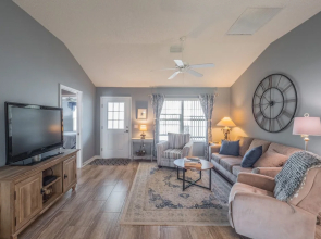 Deerfield Lane 1253 by White Pelican VR