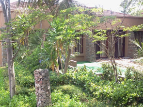 T.Recall Guest House