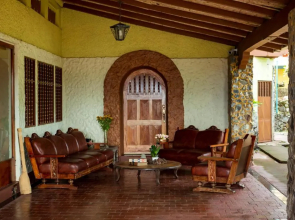 Casa de Piedra Escazú