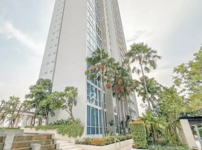 Restful And Simple 2Br At The Via And The Vue Apartment