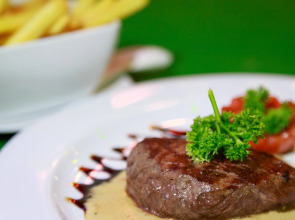 Harrys Hotel, Bar & Restaurant