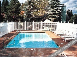 Crestwood Resort