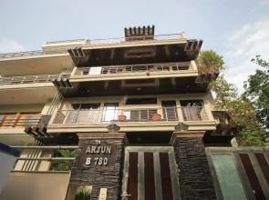 OYO 439 Hotel Queens Inn