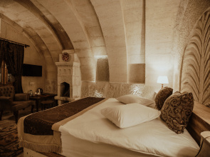 Kismet Cave Mansion