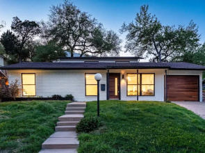 4 Bedroom Near Soco With a Private Pool & Sauna