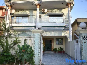 Paramid I Guest House