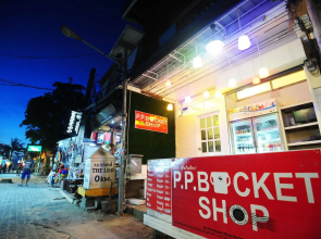 Phi Phi Bucket Hostel