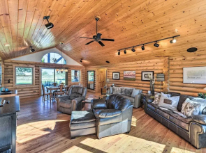 Serene Driggs Cabin ~ 10 Mi to Grand Targhee!