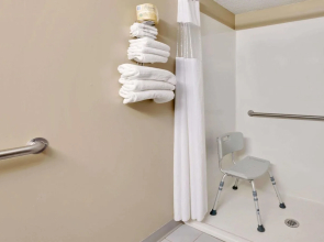 Travelodge by Wyndham Grand Forks