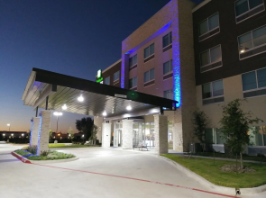 Holiday Inn Express & Suites Dallas Northeast - Arboretum by IHG