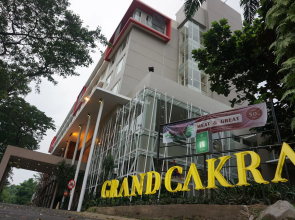Grand Cakra Hotel