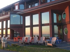 Blue Wave Inn