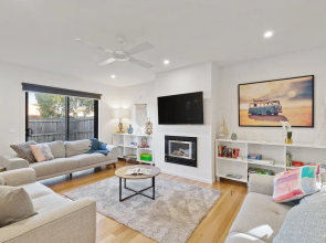 TORQUAY Family Home Close to Beach & Shops