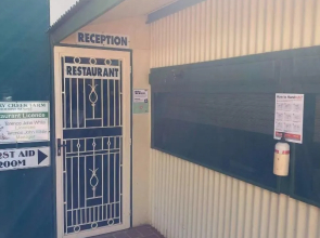 Parry Creek Farm Tourist Resort & Caravan Park