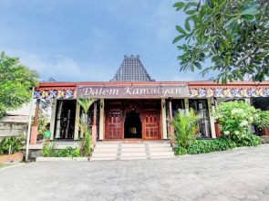 Capital O 93994 Dalem Kamulyan Syariah Guest House