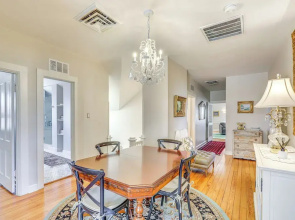 Historic French Consulate! Cap Hill Area, Walkable