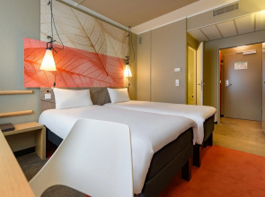 Peyk Hotel