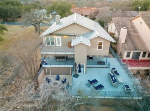 Luxury on Lake LBJ With Hot Tub Firepit & Boat Slip