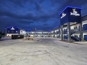 Elite Inn & Suites