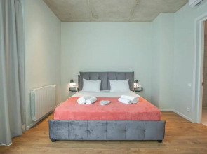 2BR luxury apartment with 2 Balconies in historic Tbilisi