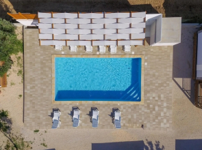 Ani - with pool - SA4(2)