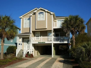 Mayors Nest 4 Bedroom Home by Redawning