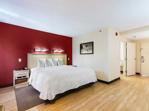 Red Roof Inn PLUS+ Miami Airport