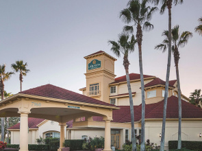 La Quinta by Wyndham Orlando Airport North - Free Airport Shuttle!