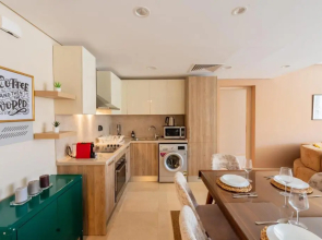 Balanced & Bright 2 BDR Mangroovy Free Pool & Beach Access