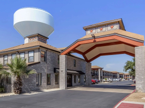 Econo Lodge Near Lackland Air Force Base - SeaWorld