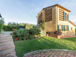 Melograno Farmhouse in Capannori