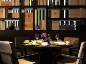 Отель Renaissance Beijing Wangfujing Hotel