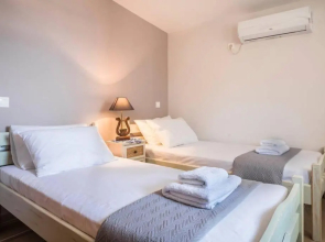 la casa di zia Anna Agia Efimia village