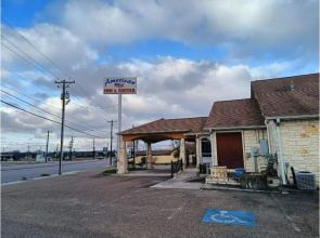 American Inn & Suites By Capital O Victoria US-59