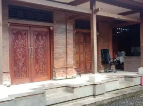 Villa Adhi Rajasa