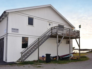 Nice Apartment in Väjern With 2 Bedrooms