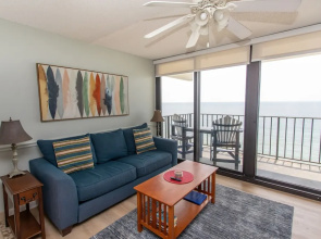 Royal Garden Resort 1012 2 Bedroom Condo by RedAwning