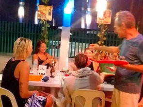 Moalboal Bamboo House / Rooms